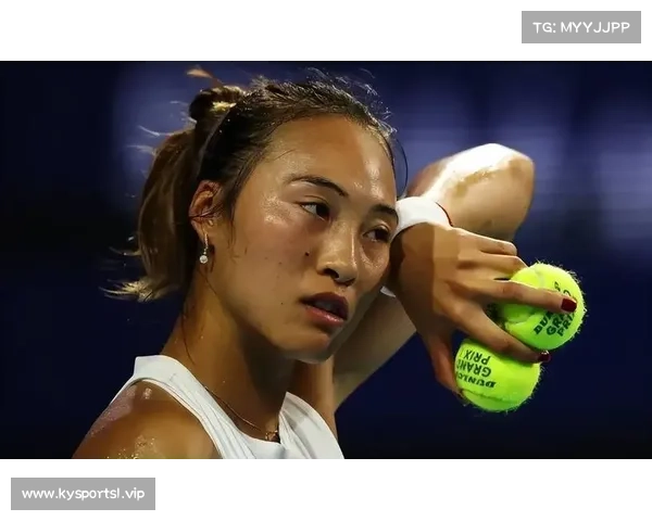 郑钦文遭遇萨巴伦卡六连败实力差距逐渐缩小展现潜力