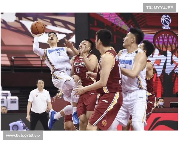 国足争议判罚引发广泛讨论 湖人强烈不满声音再起