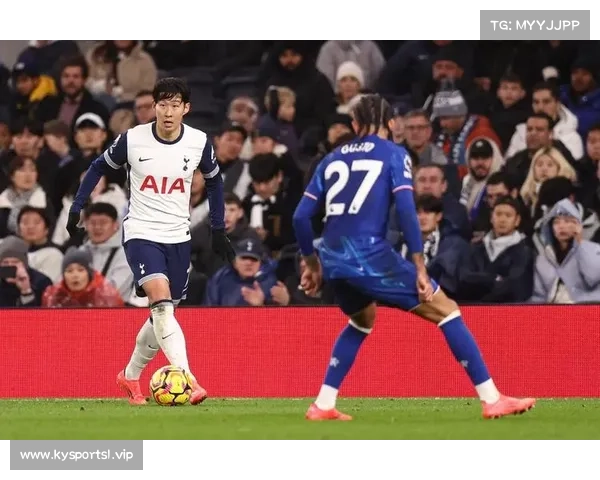 孙兴慜欧冠破纪录瞬间引发社交媒体热议 成为球迷热搜焦点 孙兴慜欧冠破纪录瞬间引发社交媒体热议 成为球迷热搜焦点