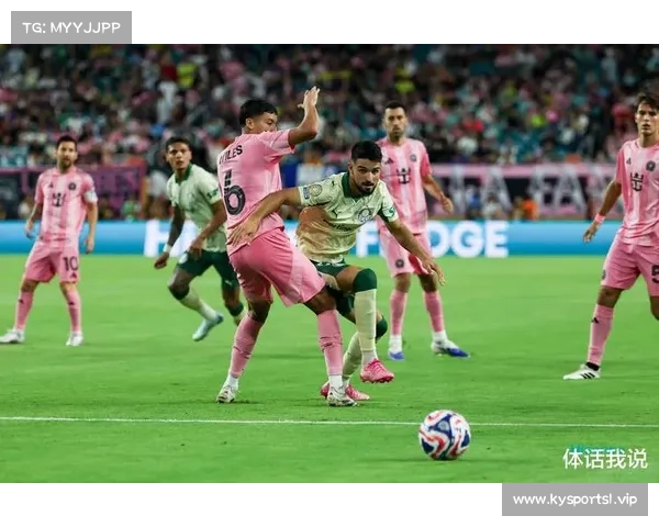 热刺梅西对决全场亮相表现惊艳 引发球迷热烈讨论