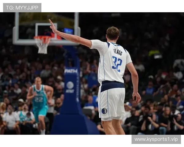 凯-琼斯场均12.9分7.9篮板命中率高达84.8%展现超强实力震撼独行侠